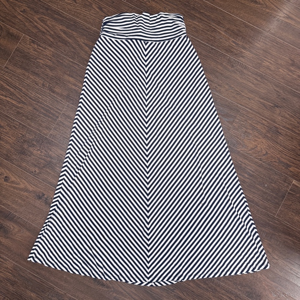 MERONA BLACK AND WHITE STRIPED LONG MAXI SKIRT STRETCH PULL ON